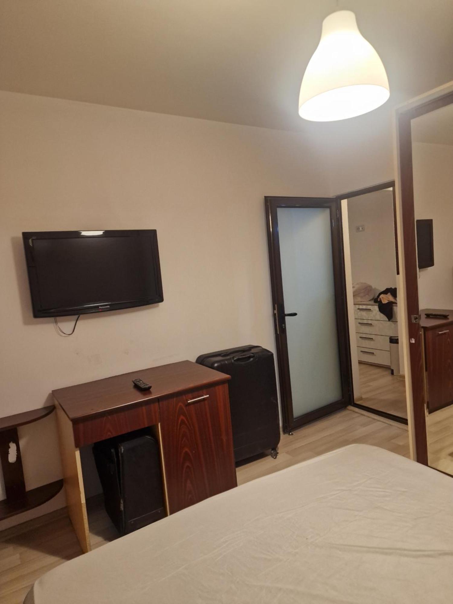 2 Bedrooms Apartment. Galaţi Exterior foto